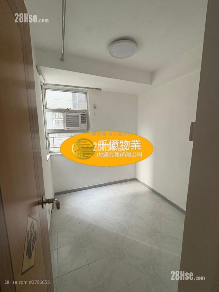 美宁中心 租盘 267 平方尺