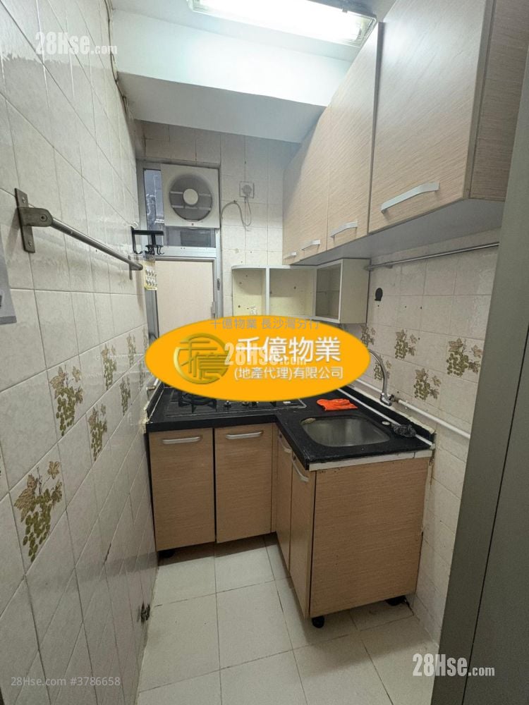 美宁中心 租盘 267 平方尺