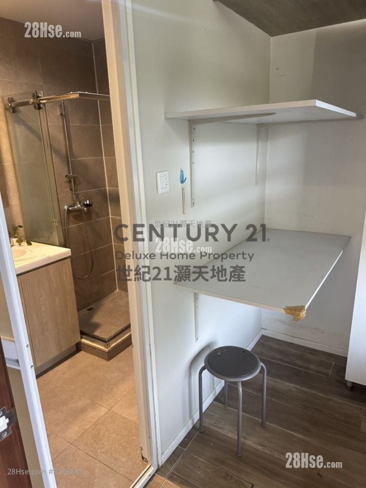 比华利山别墅 租盘 5+ 房 , 2 浴室 1,902 平方尺