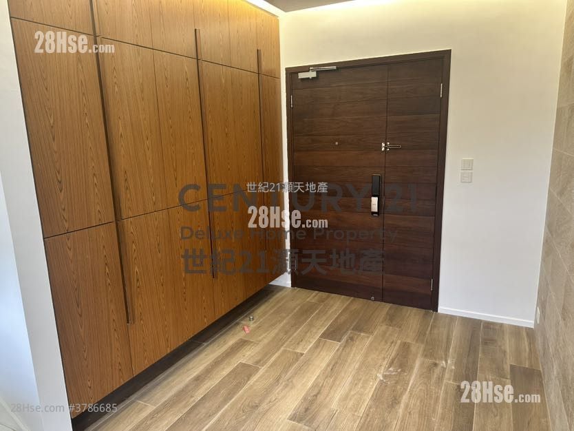 比华利山别墅 租盘 5+ 房 , 2 浴室 1,902 平方尺