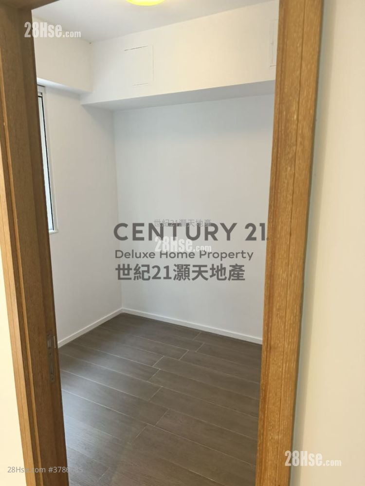 比华利山别墅 租盘 5+ 房 , 2 浴室 1,902 平方尺