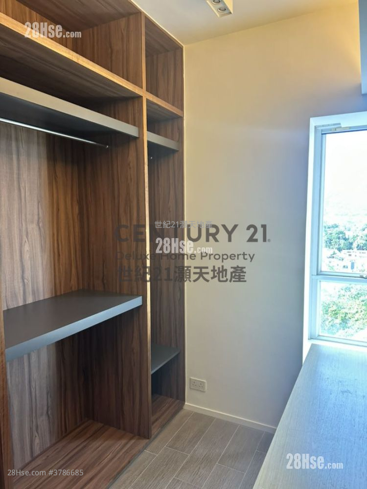 比华利山别墅 租盘 5+ 房 , 2 浴室 1,902 平方尺