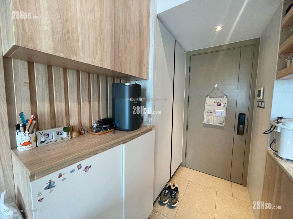 St Martin Sell 3 Bedrooms 561 ft²