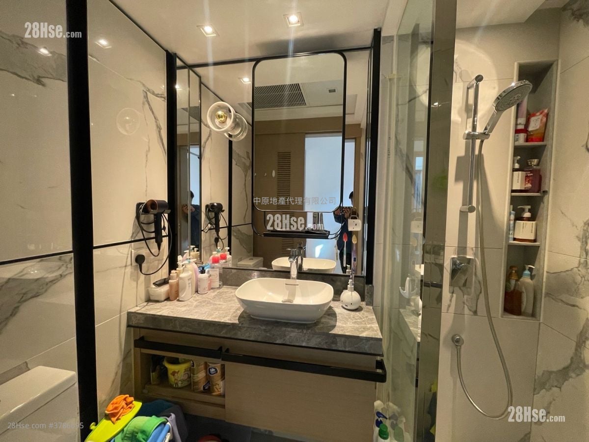 St Martin Sell 3 Bedrooms 561 ft²