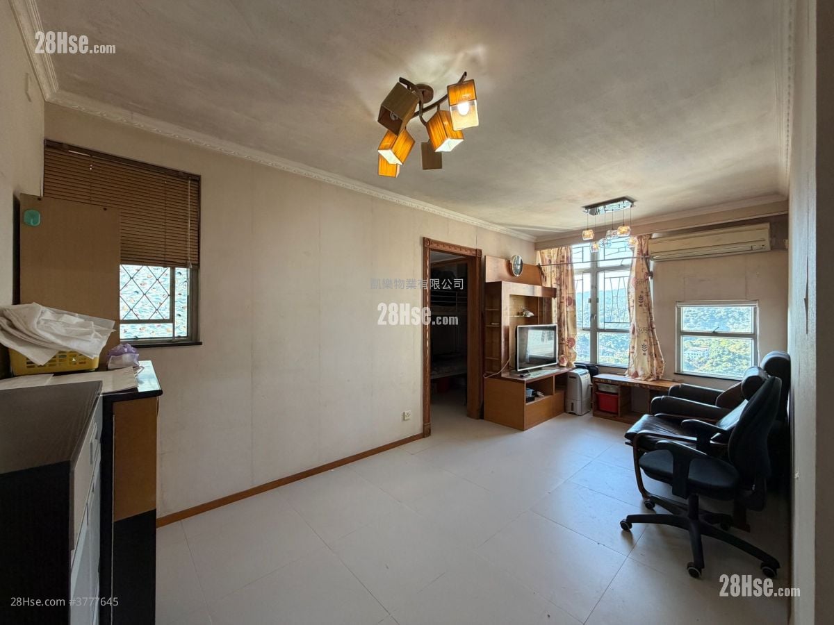 Ning Fung Court Sell 2 Bedrooms , 1 Bathroom 506 ft²