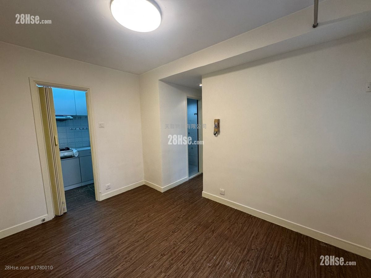 Sunshine Plaza Sell 2 Bedrooms , 1 Bathroom 314 ft²