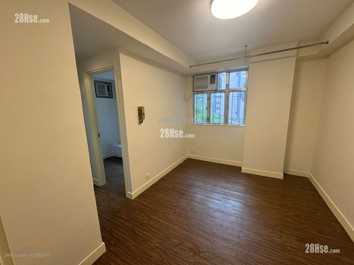 Sunshine Plaza Sell 2 Bedrooms , 1 Bathroom 314 ft²