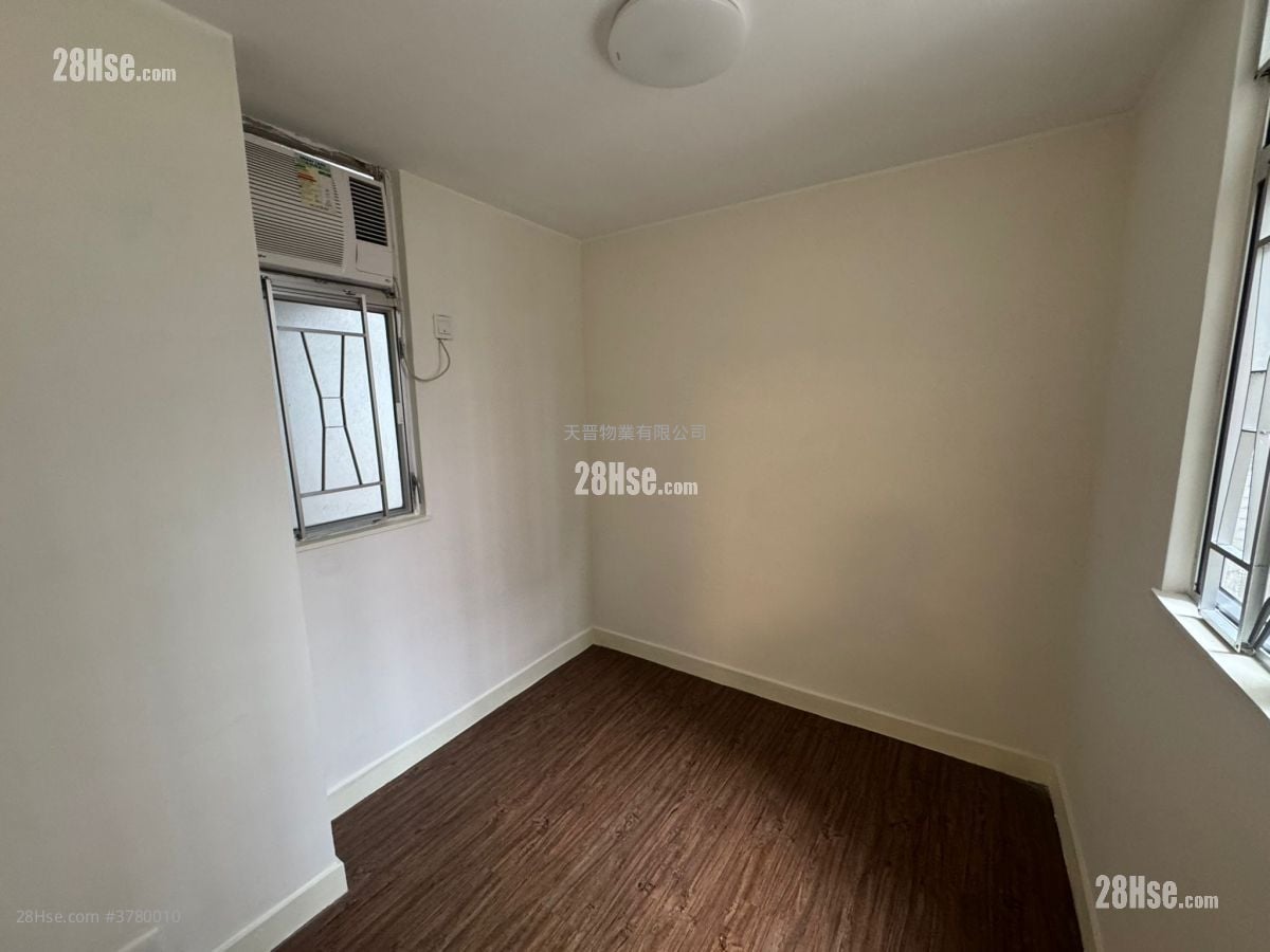 Sunshine Plaza Sell 2 Bedrooms , 1 Bathroom 314 ft²