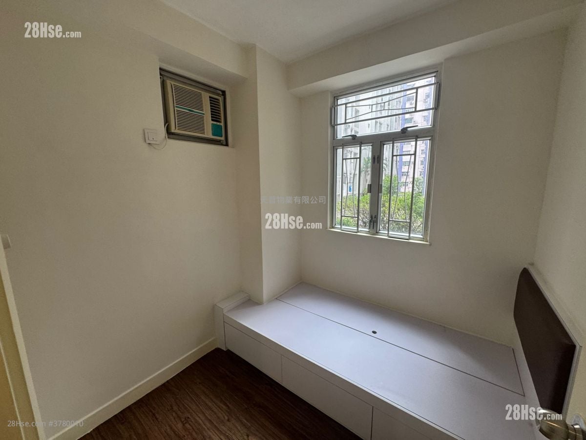 Sunshine Plaza Sell 2 Bedrooms , 1 Bathroom 314 ft²