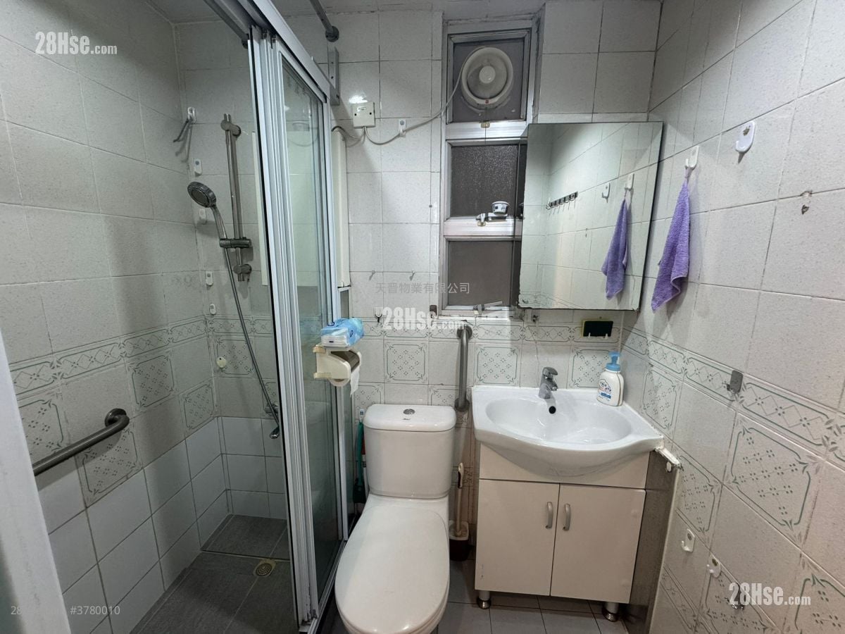 Sunshine Plaza Sell 2 Bedrooms , 1 Bathroom 314 ft²