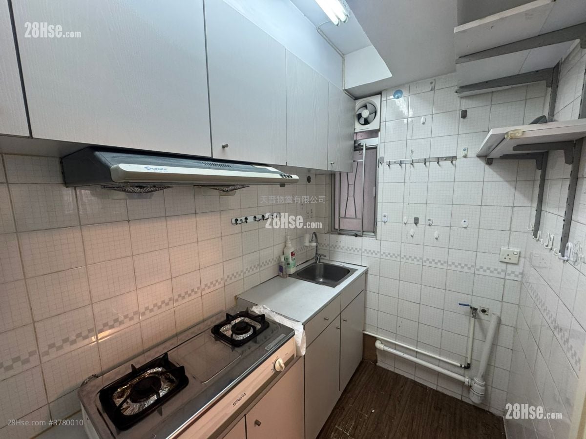 Sunshine Plaza Sell 2 Bedrooms , 1 Bathroom 314 ft²