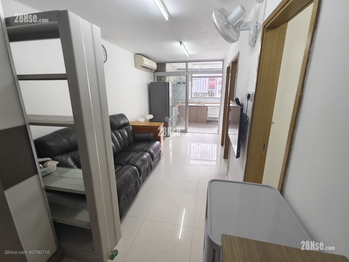 Cheung Wah Estate Sell 3 Bedrooms , 1 Bathroom 423 ft²