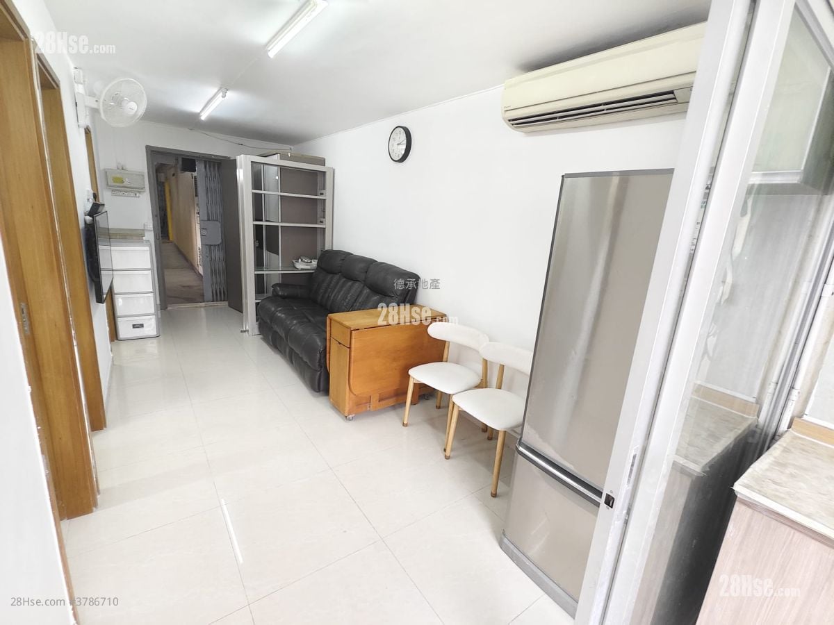 Cheung Wah Estate Sell 3 Bedrooms , 1 Bathroom 423 ft²