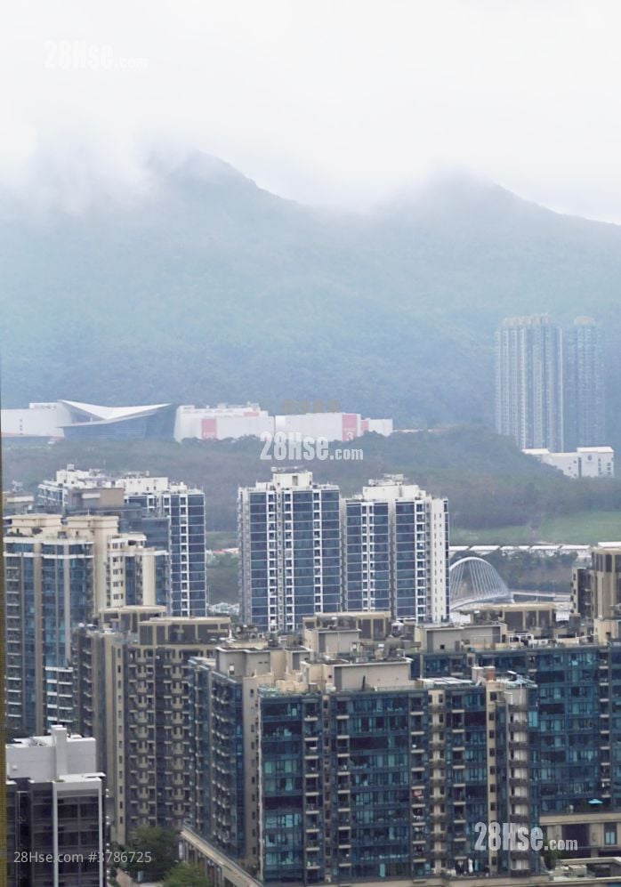 Metro Town Sell 3 Bedrooms , 1 Bathroom 594 ft²