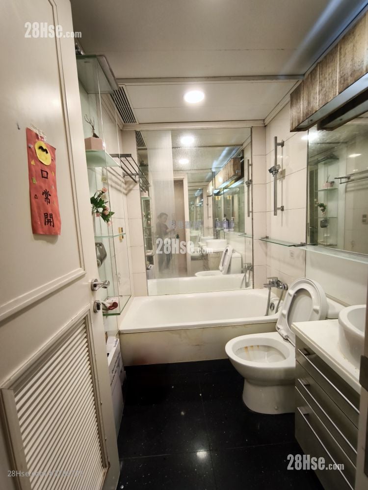 Metro Town Sell 3 Bedrooms , 1 Bathroom 594 ft²