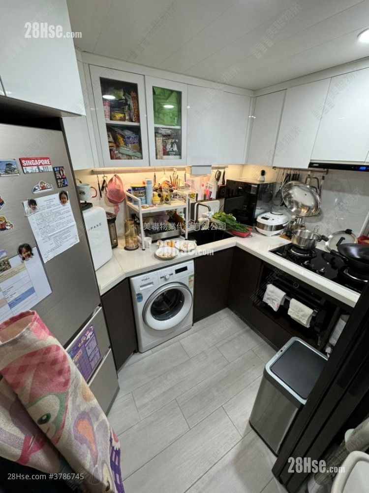 Kingswood Villas Sell 2 Bedrooms 441 ft²