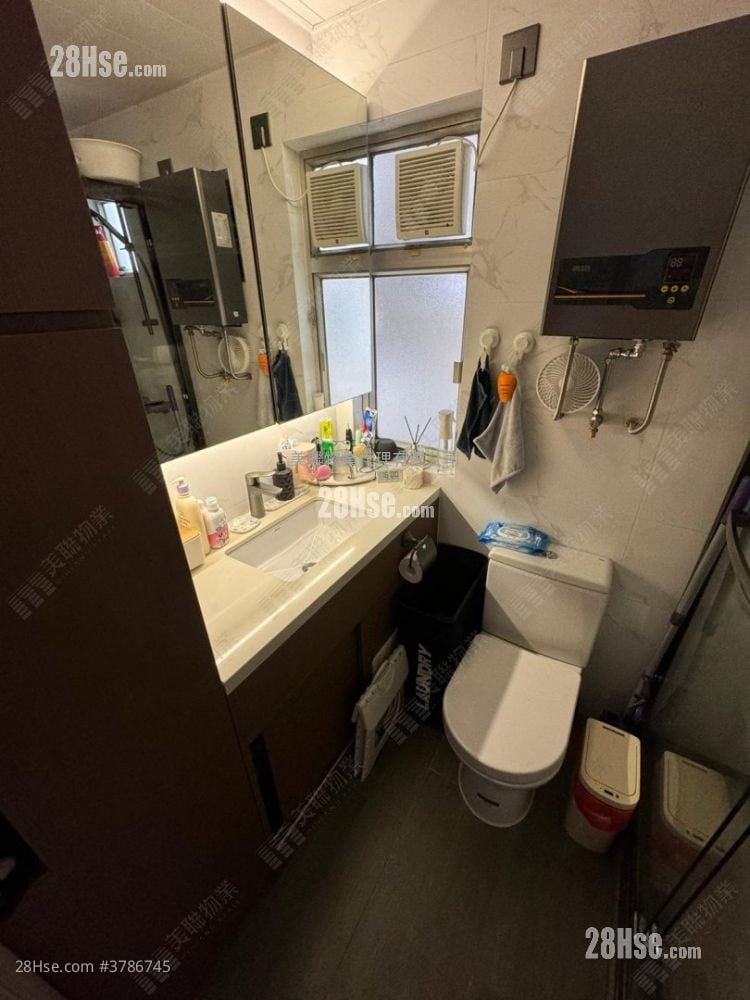 Kingswood Villas Sell 2 Bedrooms 441 ft²