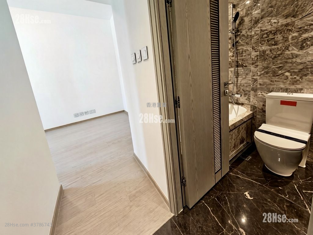 港岛南岸 租盘 3 房 , 3 浴室 737 平方尺