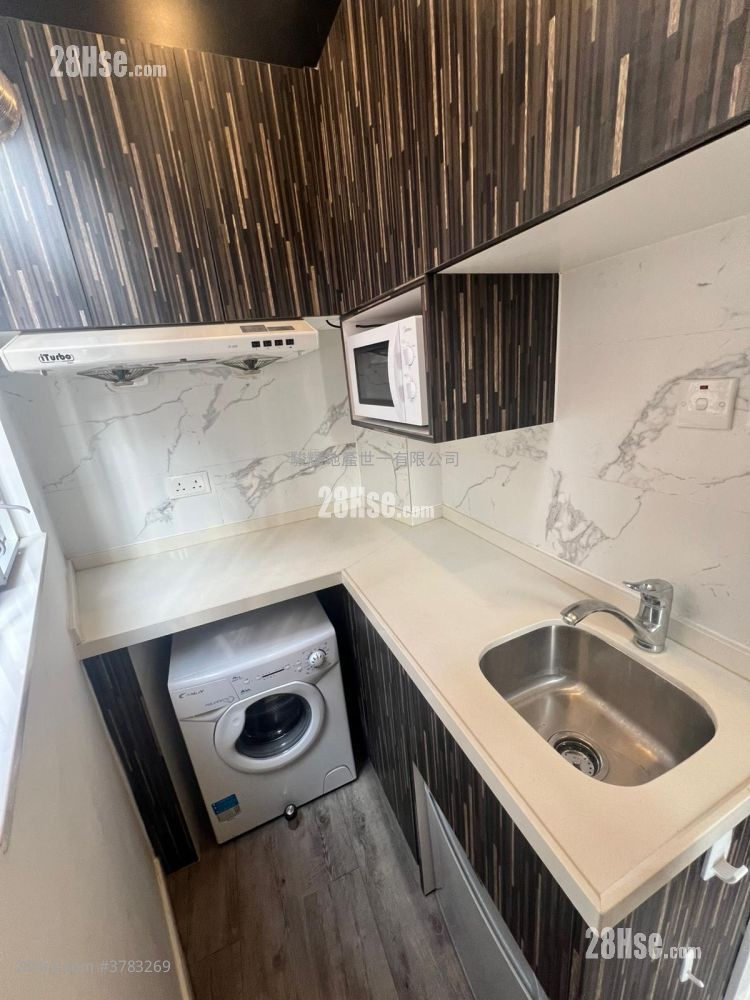 Kimbry Court Rental 1 Bathroom 160 ft²