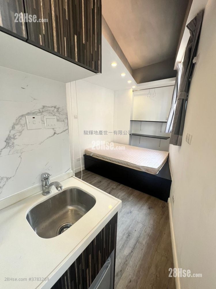 Kimbry Court Rental 1 Bathroom 160 ft²