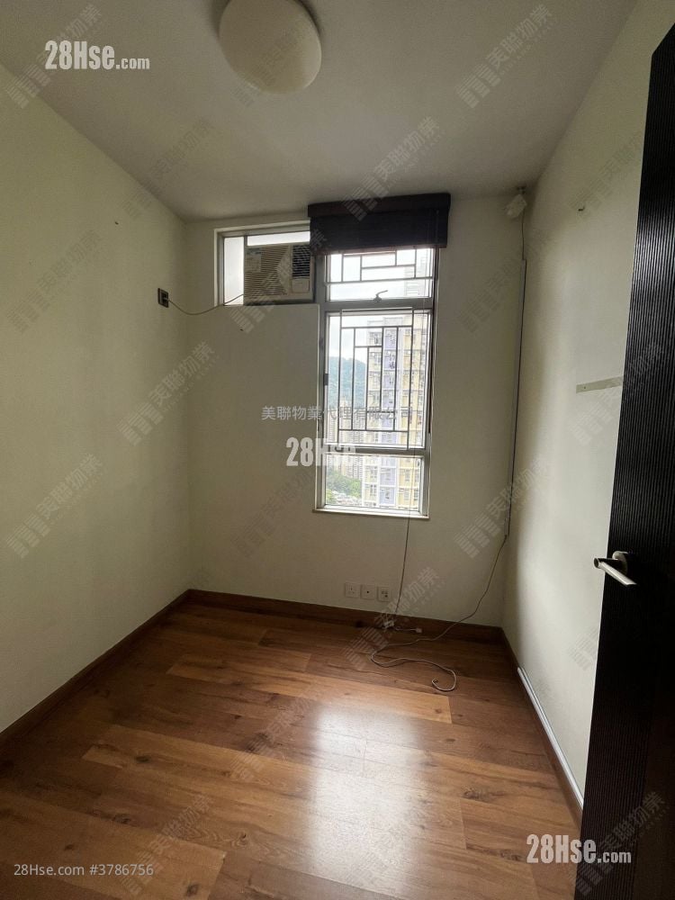 Ka Keng Court Sell 3 Bedrooms , 2 Bathrooms 650 ft²