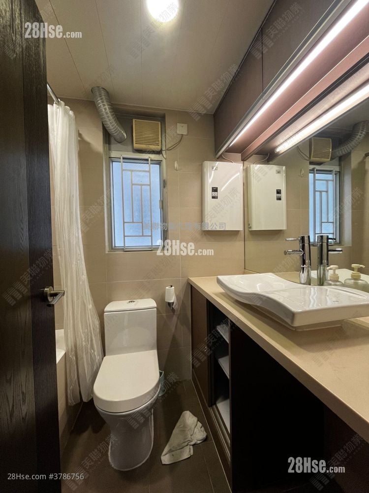 Ka Keng Court Sell 3 Bedrooms , 2 Bathrooms 650 ft²