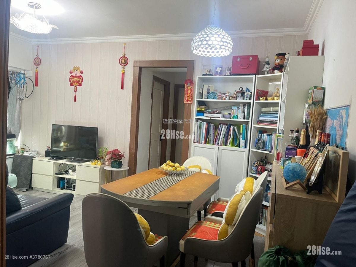 The Victoria Towers Sell 2 Bedrooms , 1 Bathroom 509 ft²