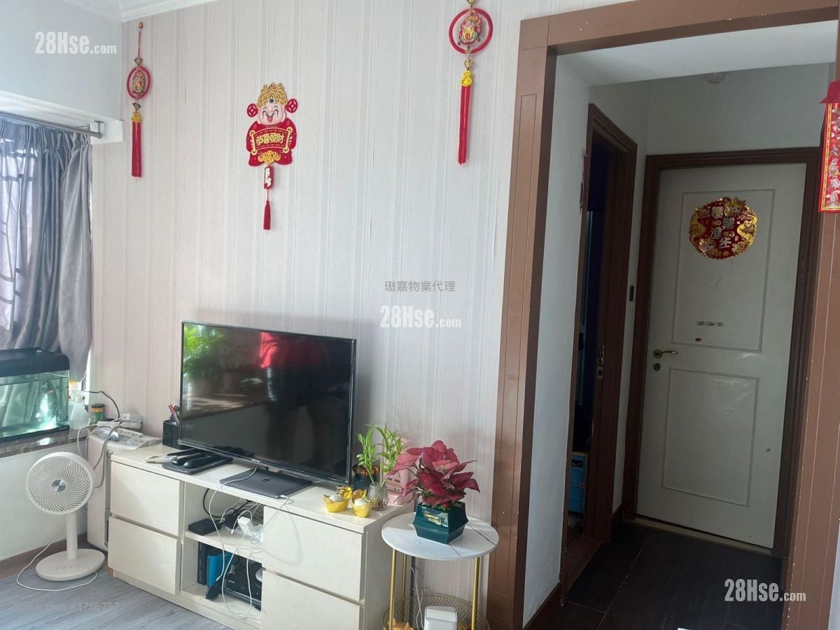 The Victoria Towers Sell 2 Bedrooms , 1 Bathroom 509 ft²