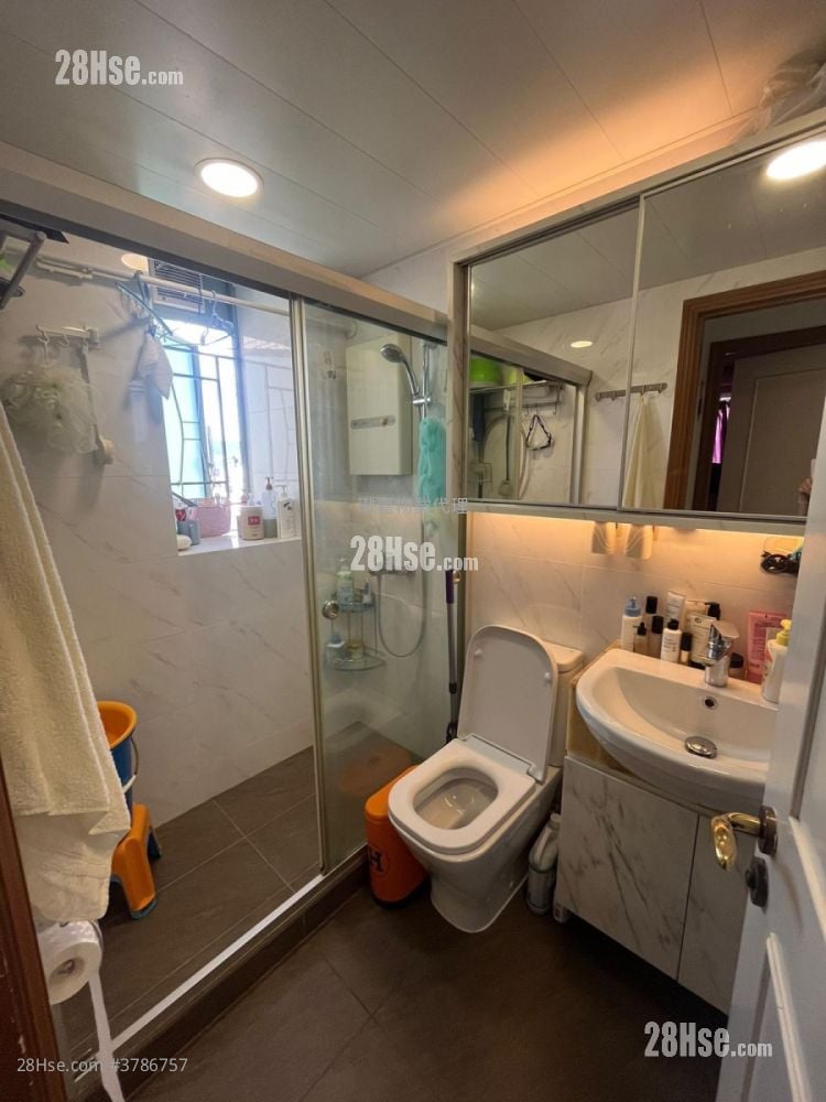 The Victoria Towers Sell 2 Bedrooms , 1 Bathroom 509 ft²