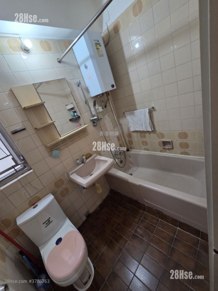 骆克大厦 租盘 2 房 , 1 浴室 447 平方尺