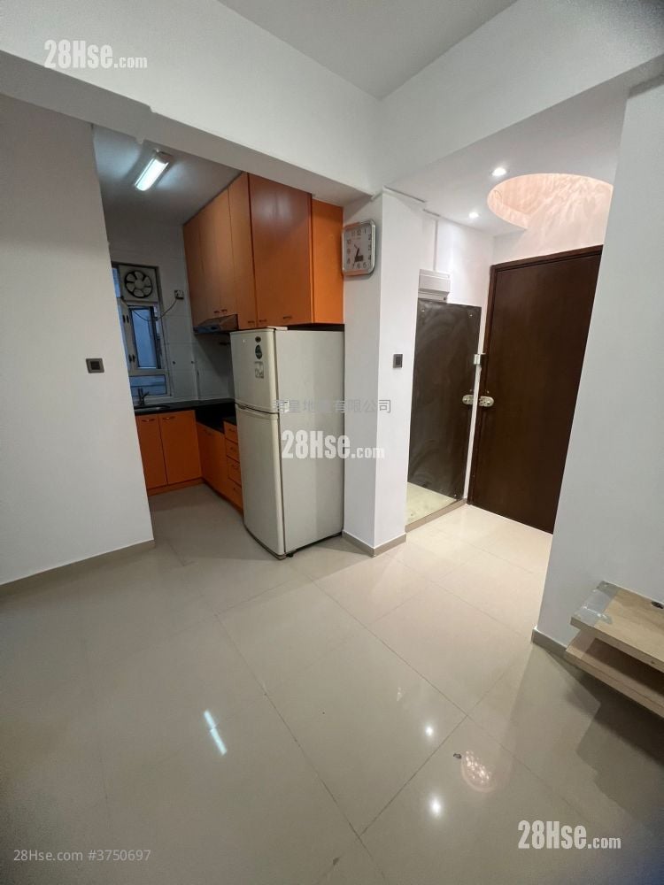 唐樓 售盤 2 房 , 1 浴室 329 平方呎