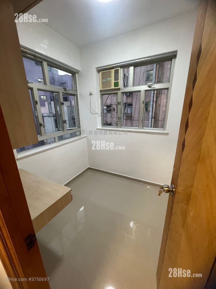 唐樓 售盤 2 房 , 1 浴室 329 平方呎