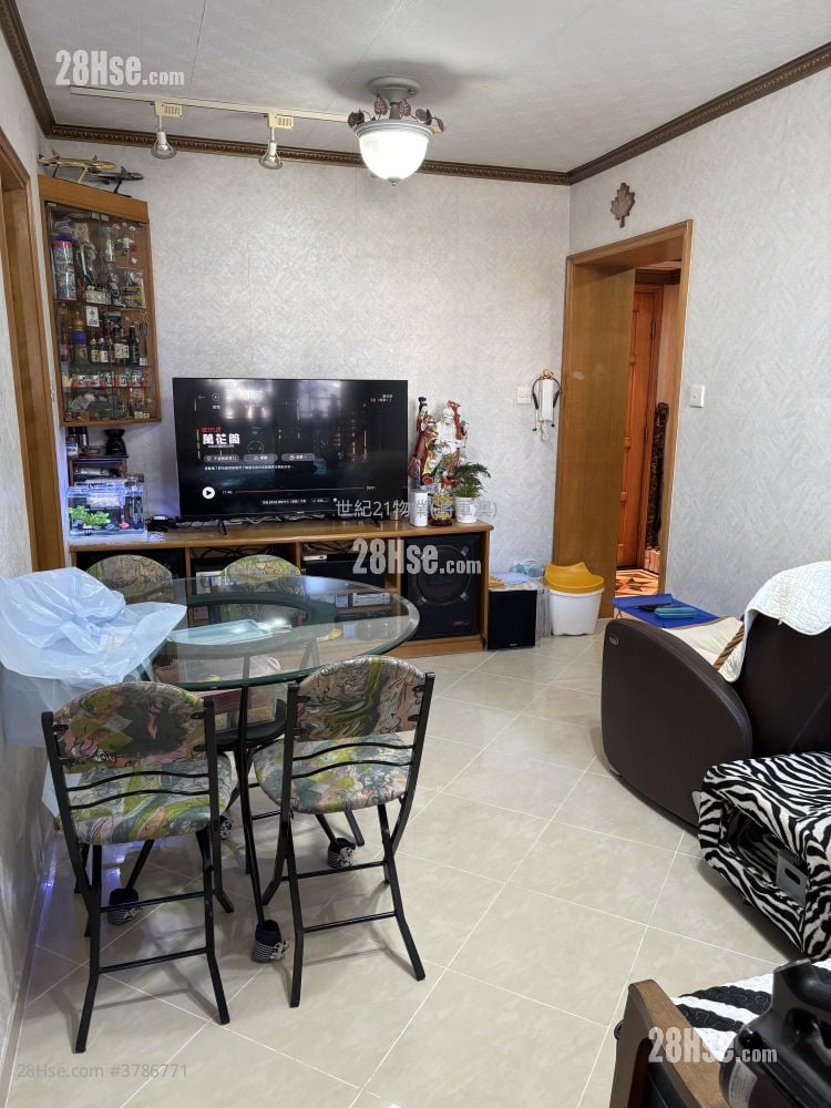 Beverly Garden Sell 2 Bedrooms , 1 Bathroom 431 ft²