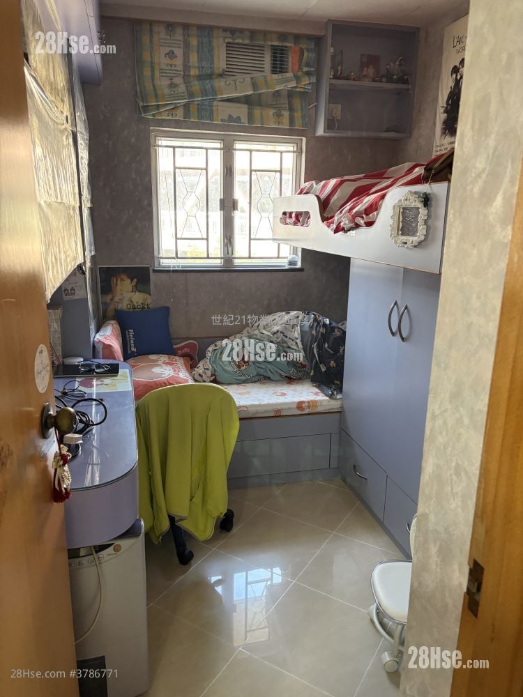 Beverly Garden Sell 2 Bedrooms , 1 Bathroom 431 ft²