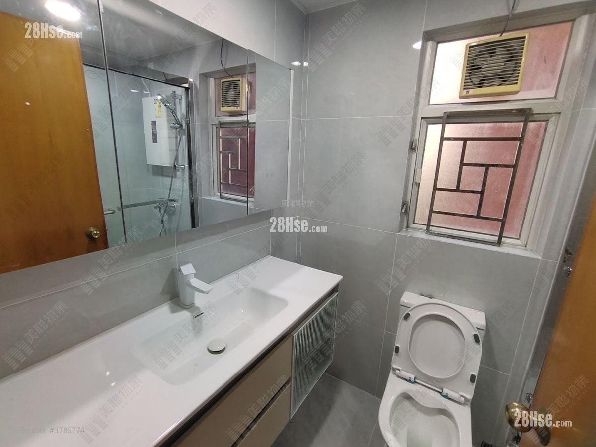 翠韵华庭 租盘 3 房 , 2 浴室 696 平方尺