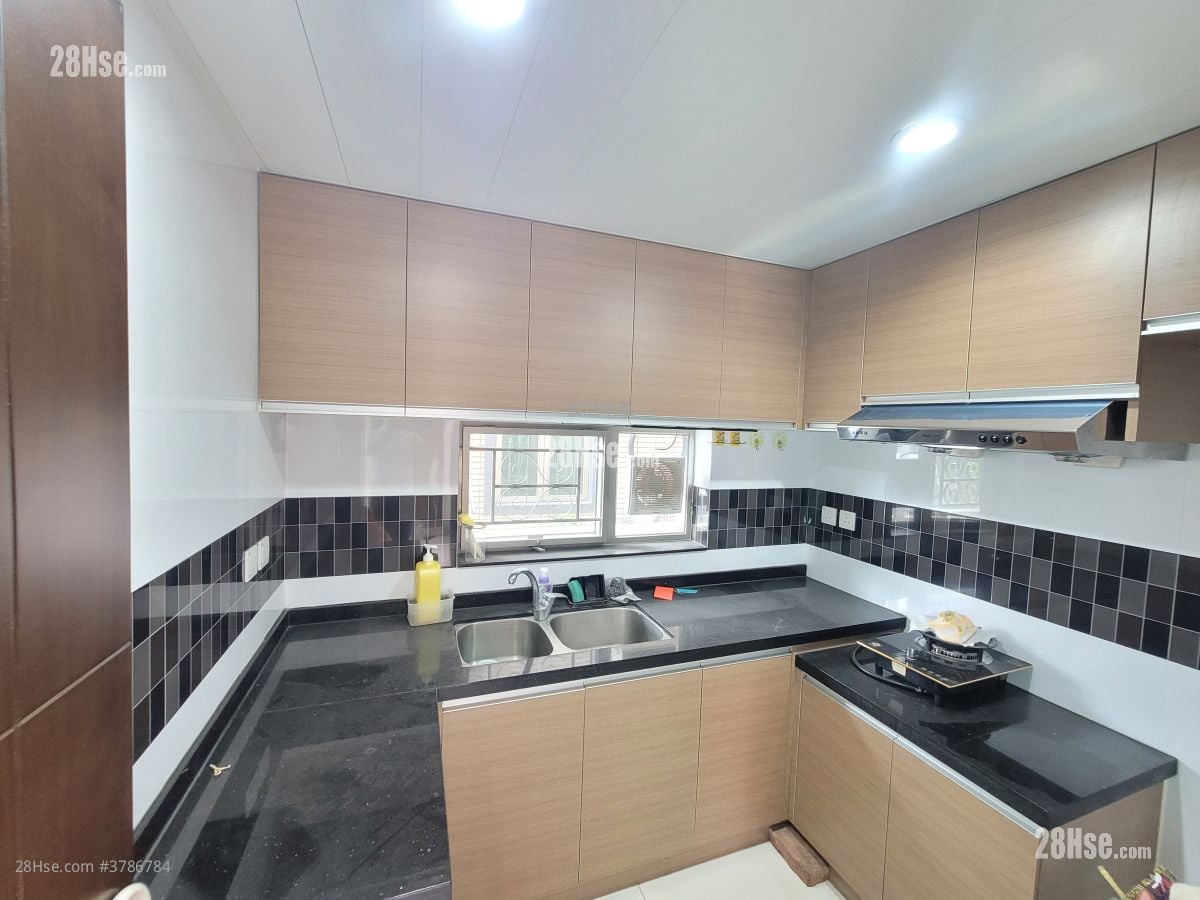 Village Sell 3 Bedrooms , 1 Bathroom 1,050 ft²