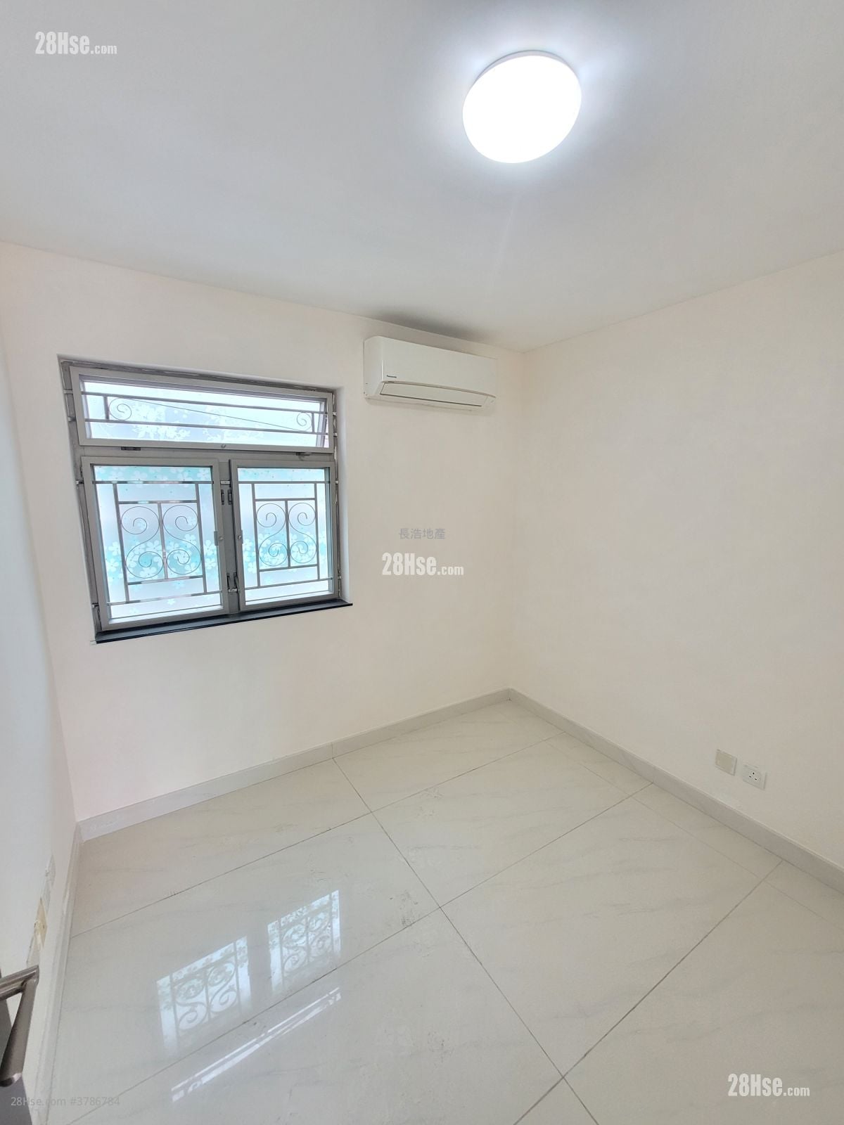 Village Sell 3 Bedrooms , 1 Bathroom 1,050 ft²