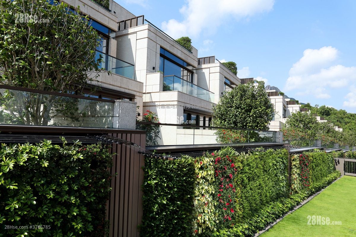 Mont Rouge Sell 4 Bedrooms , 5+ Bathrooms 2,913 ft²