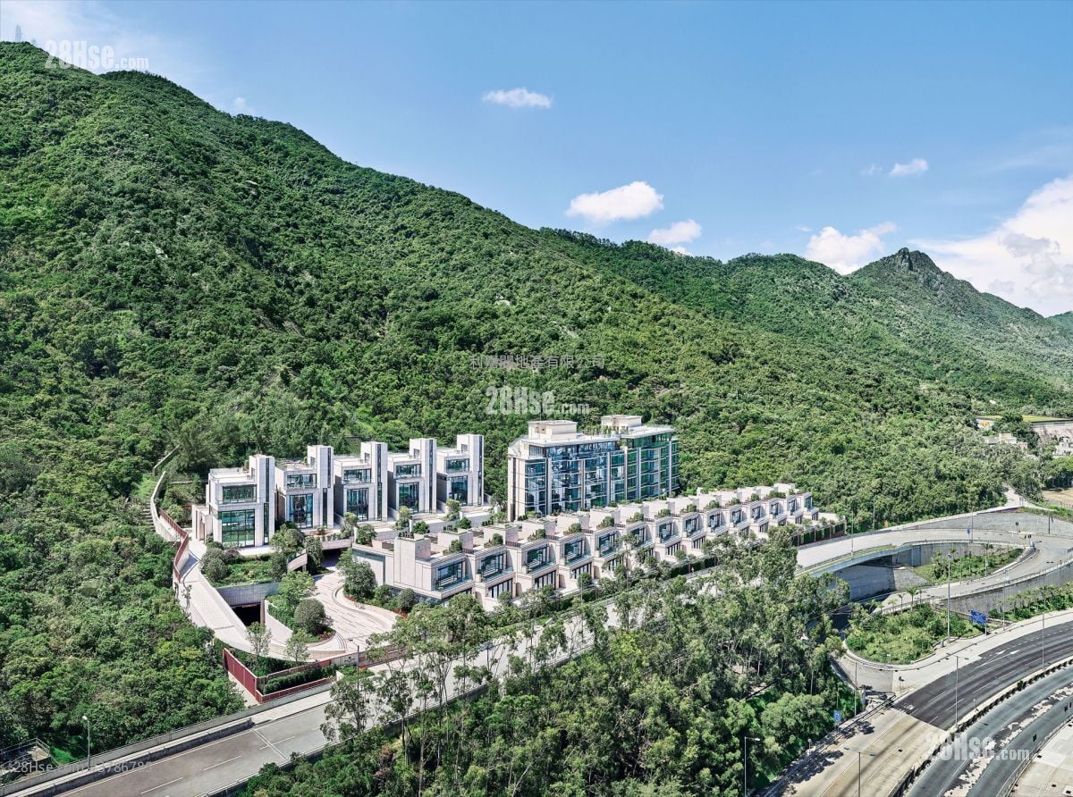 Mont Rouge Sell 4 Bedrooms , 5+ Bathrooms 2,913 ft²