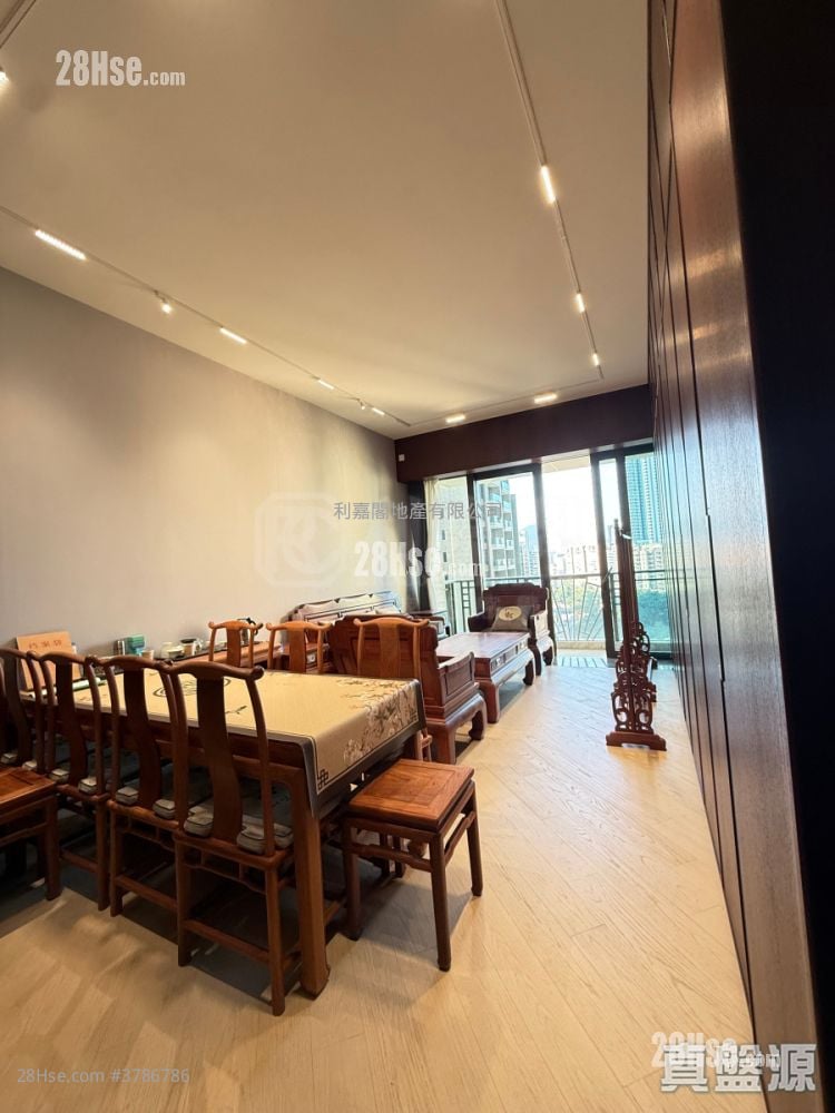 傲玟 租盘 3 房 , 3 浴室 1,403 平方尺