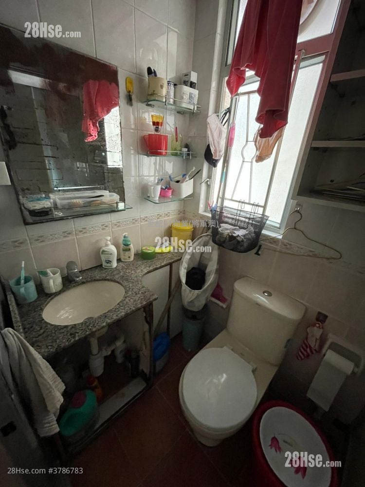 Bauhinia Garden Sell 2 Bedrooms , 1 Bathroom 484 ft²