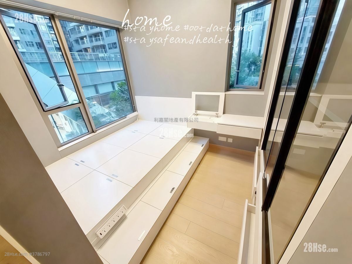 Solaria Sell 3 Bedrooms 573 ft²