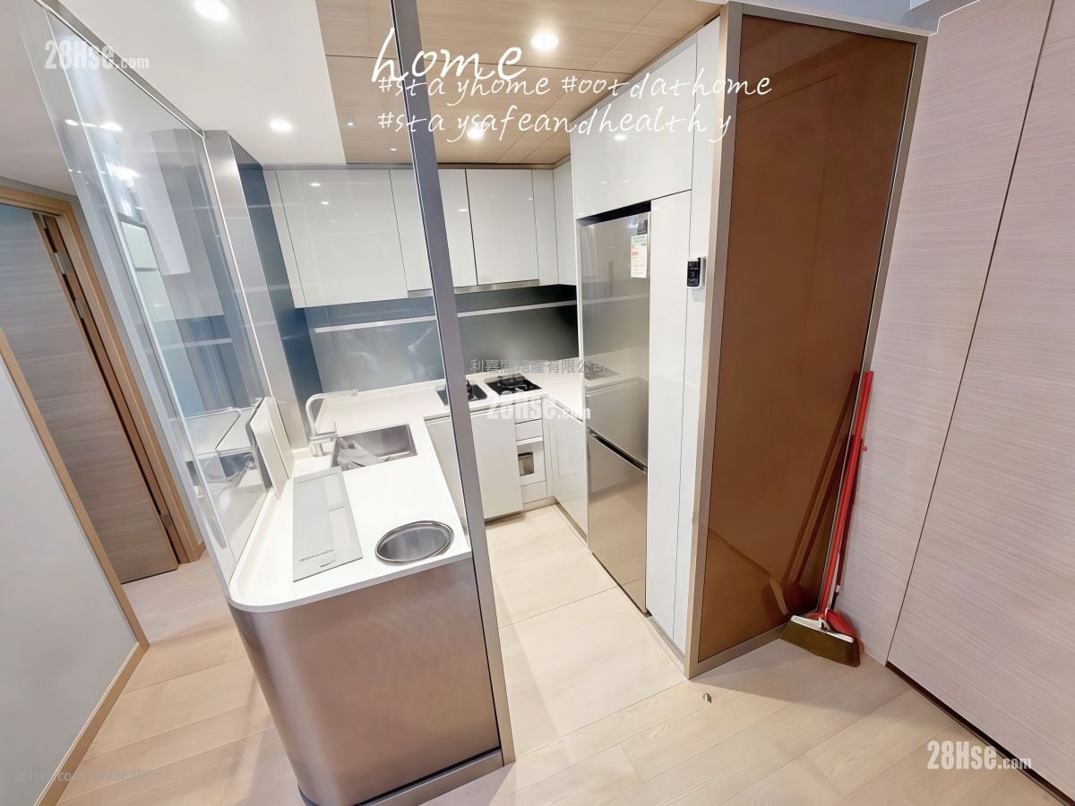 Solaria Sell 3 Bedrooms 573 ft²