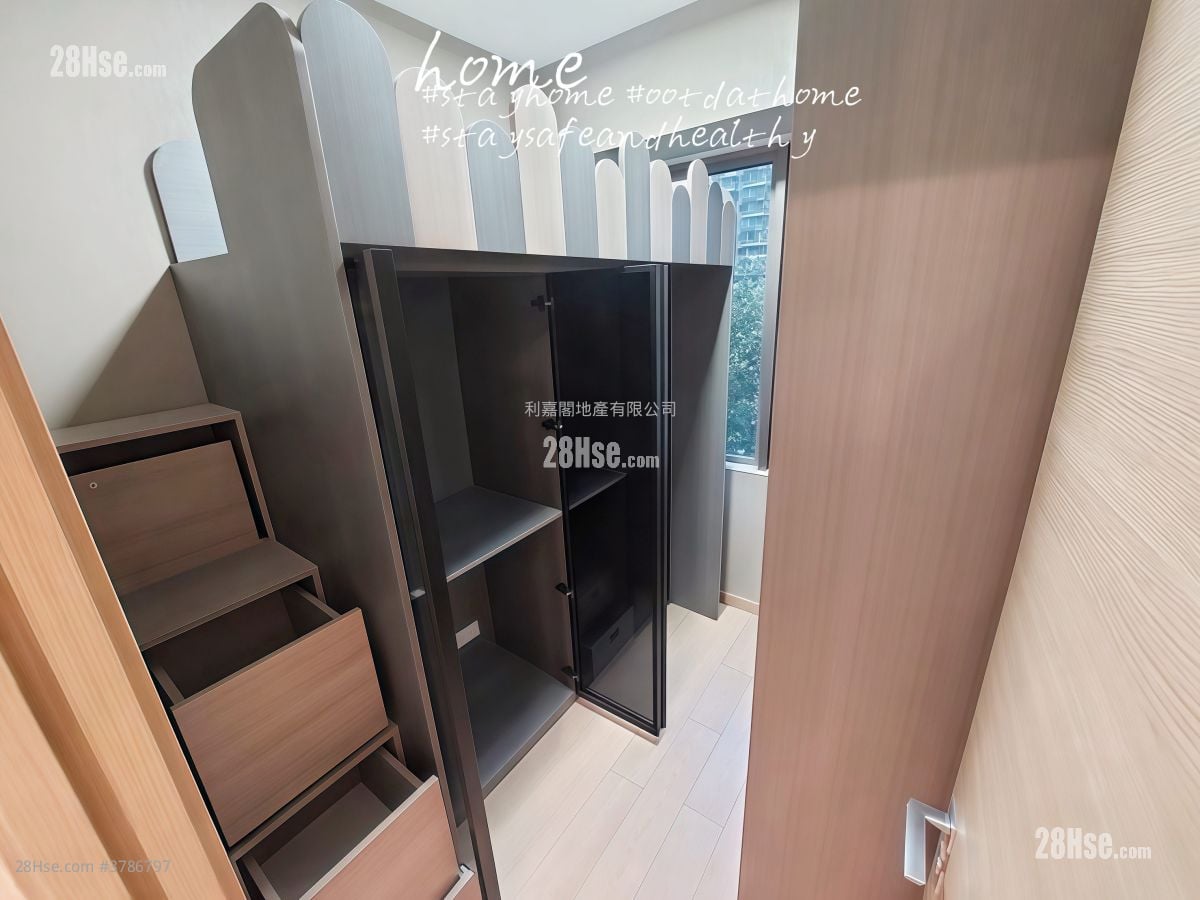 Solaria Sell 3 Bedrooms 573 ft²