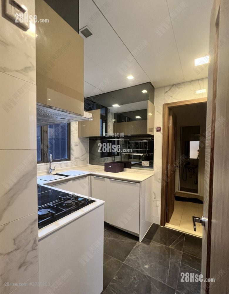 kitchen: Grand Yoho Sell 4 Bedrooms , 3 Bathrooms 1,115 ft²