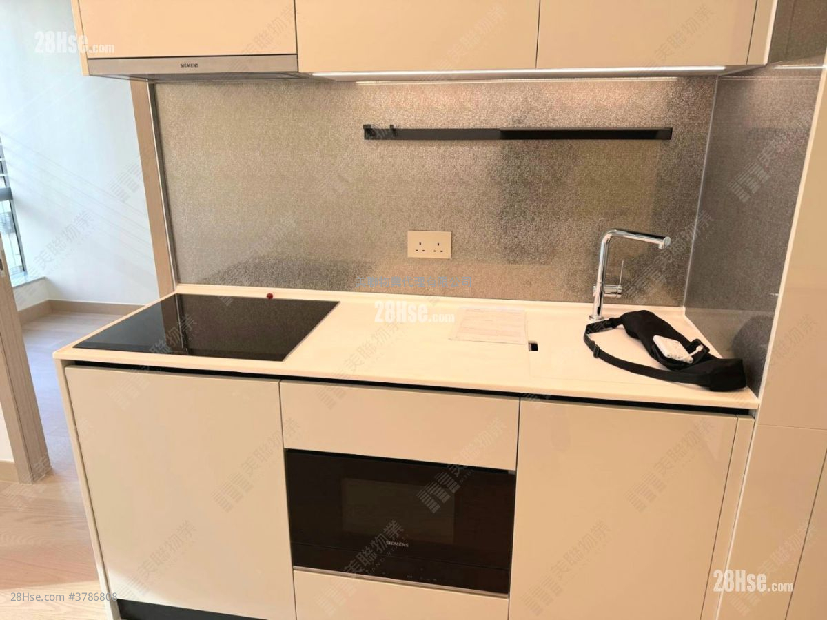 Seasons Place 售盘 1 房 , 1 浴室 323 平方尺