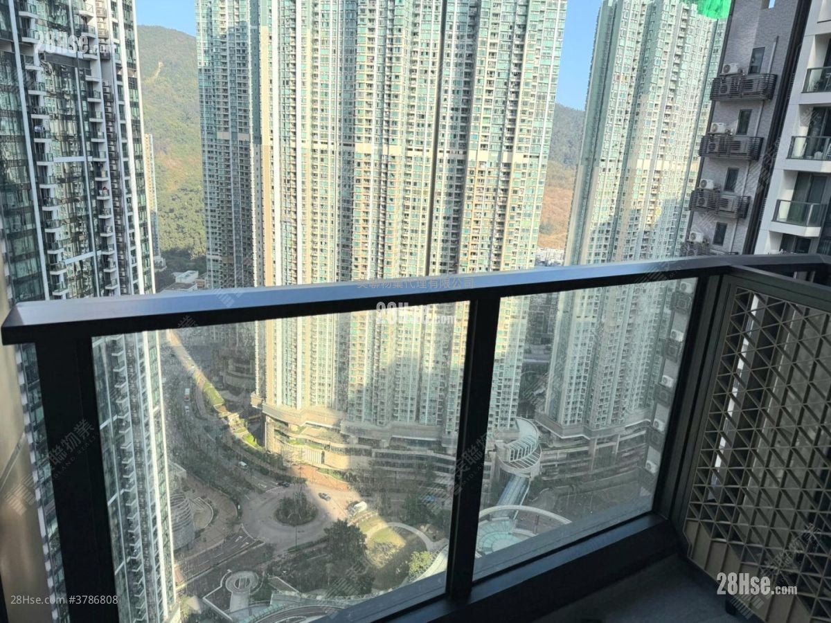 Seasons Place 售盘 1 房 , 1 浴室 323 平方尺