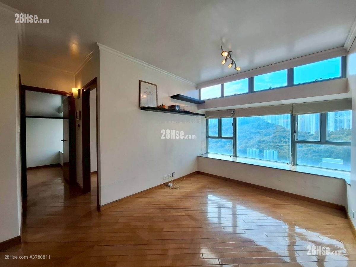 Tung Chung Crescent Sell 2 Bedrooms 531 ft²