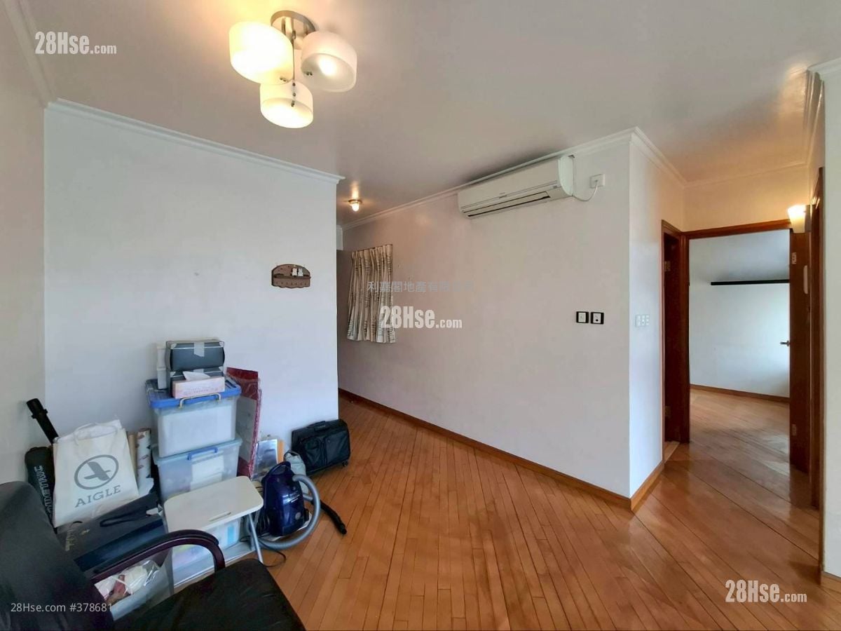 Tung Chung Crescent Sell 2 Bedrooms 531 ft²