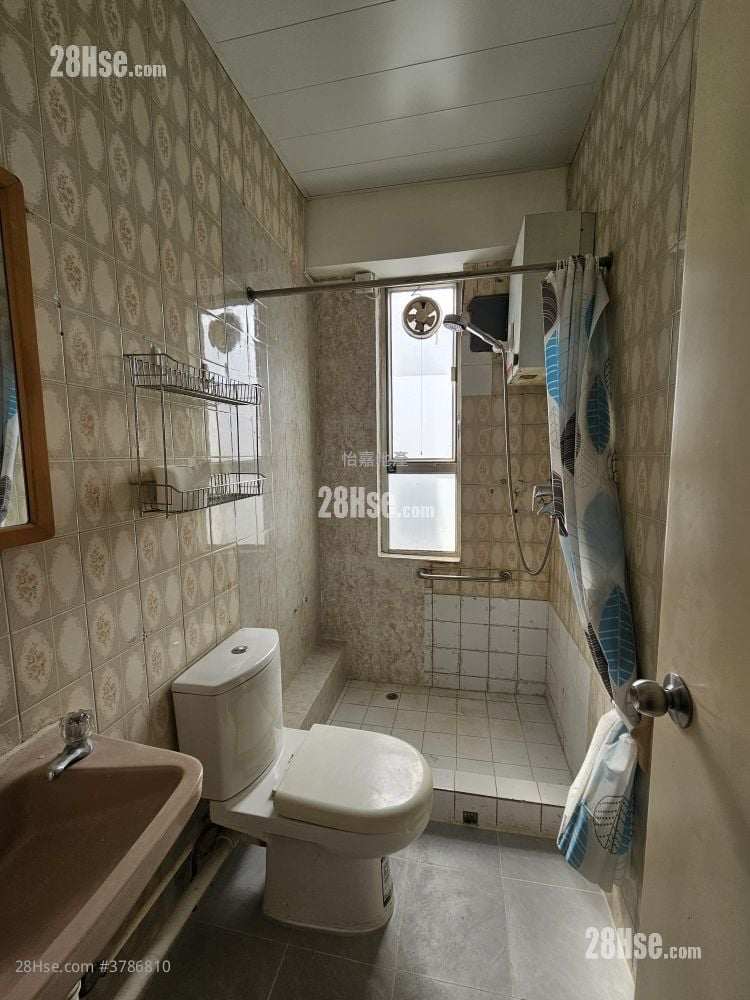 Ngan Fai  Building Sell 1 Bedroom , 1 Bathroom 255 ft²